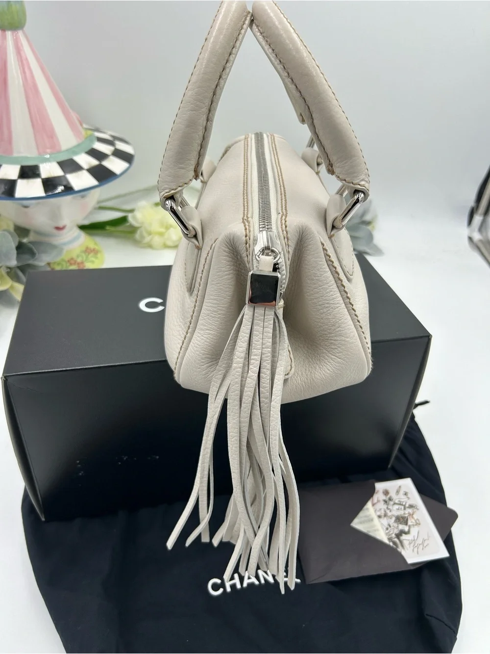 Women Chanel, LAX Cream pebbled grain leather bowler bag series 8 made in Italy